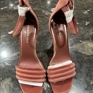 Kenneth Cole Women's Blush Velvet Heels